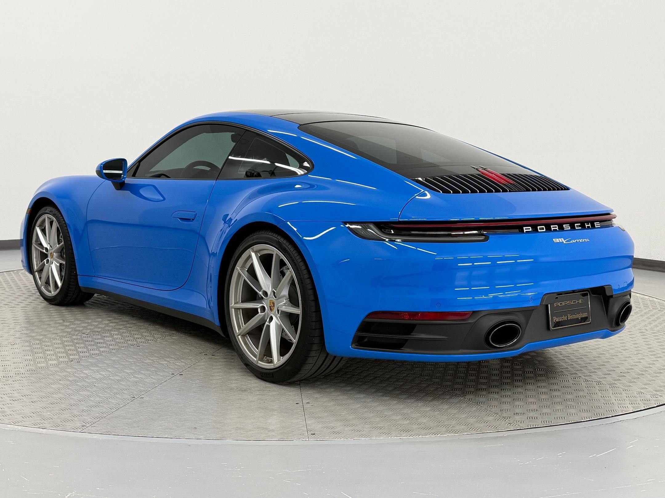 Certified 2022 Porsche 911 Carrera 4 w/ Sport Package AWD/4WD image 3