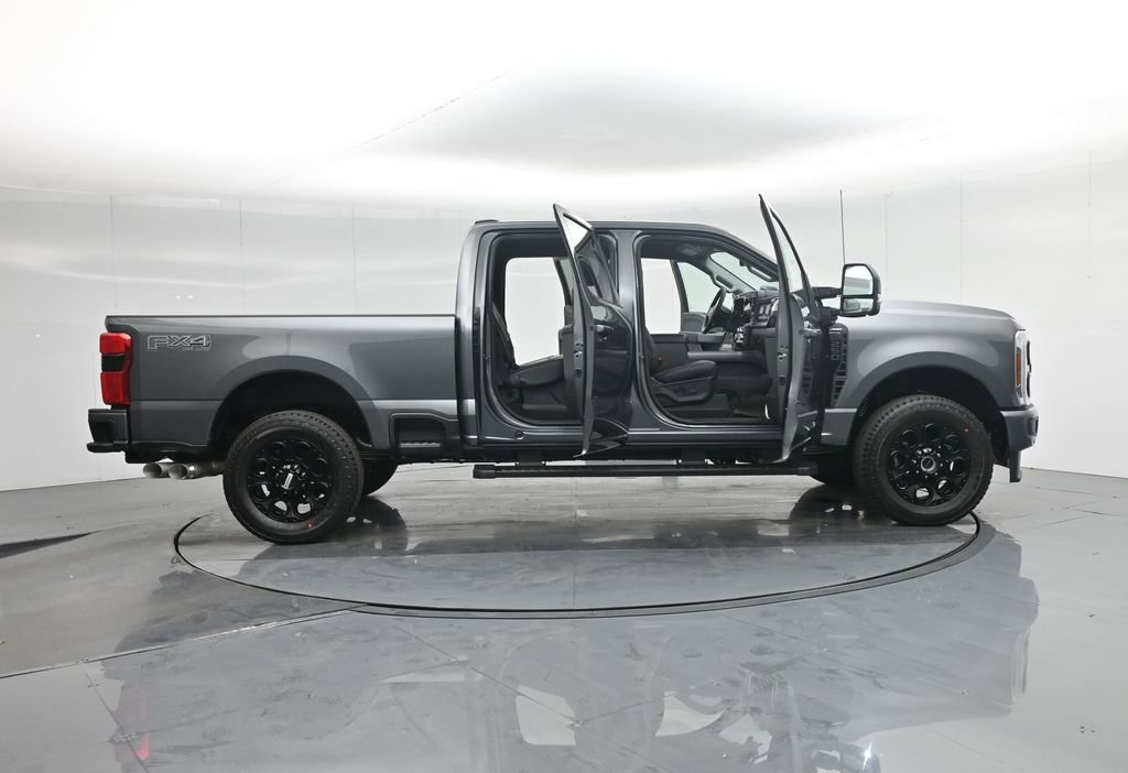 New 2026 Ford F250 Lariat w/ Black Appearance Package image 4