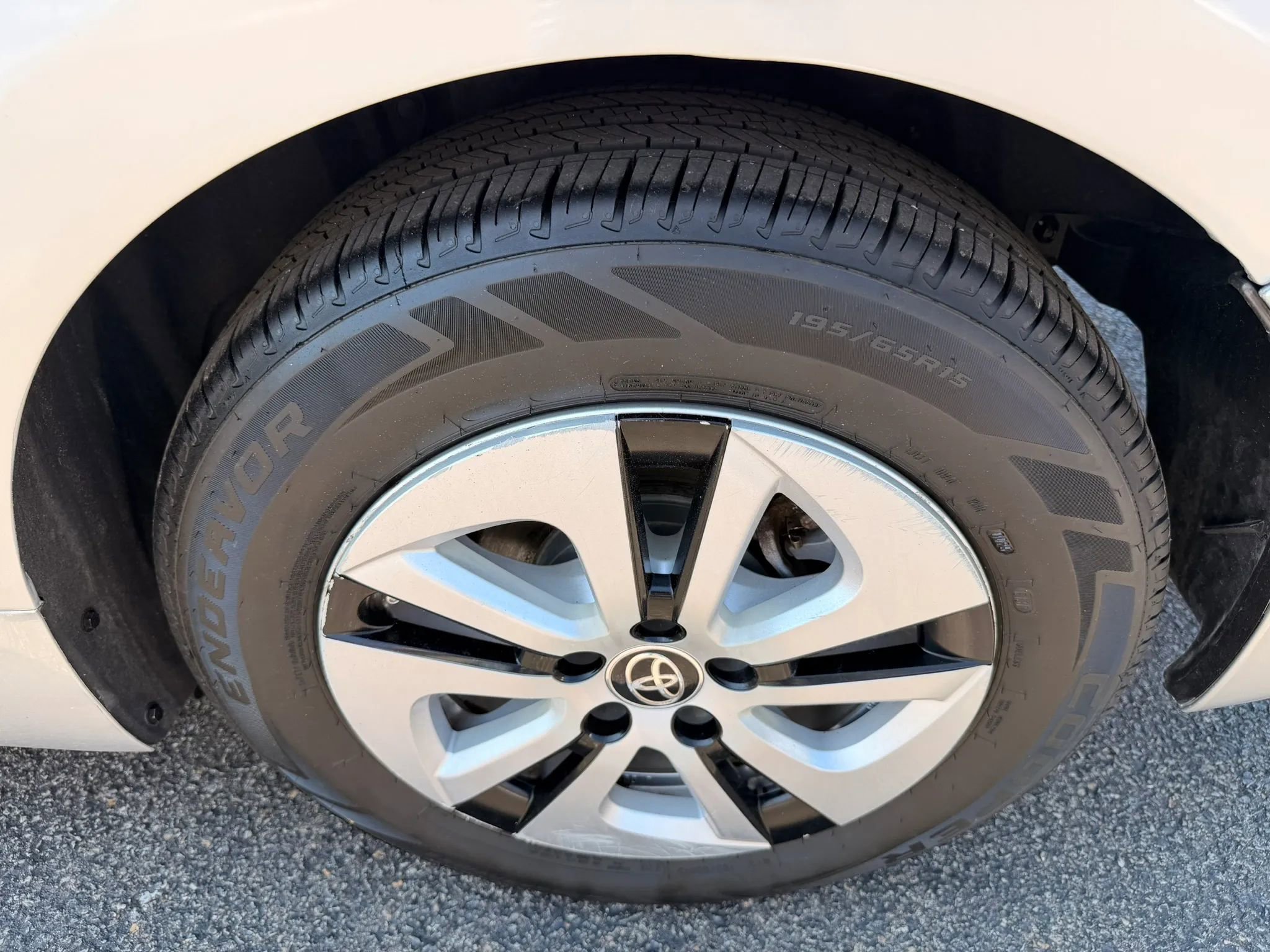 Used 2016 Toyota Prius Three w/ Advanced Technology Package FWD image 49