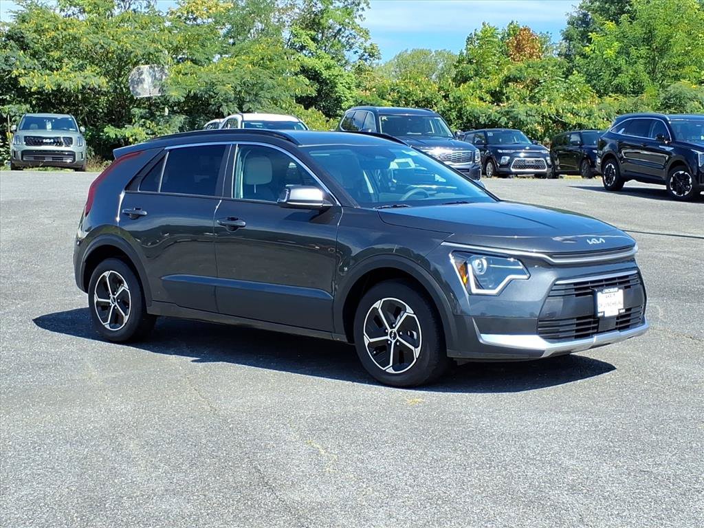 New 2026 Kia Niro EX FWD image 2