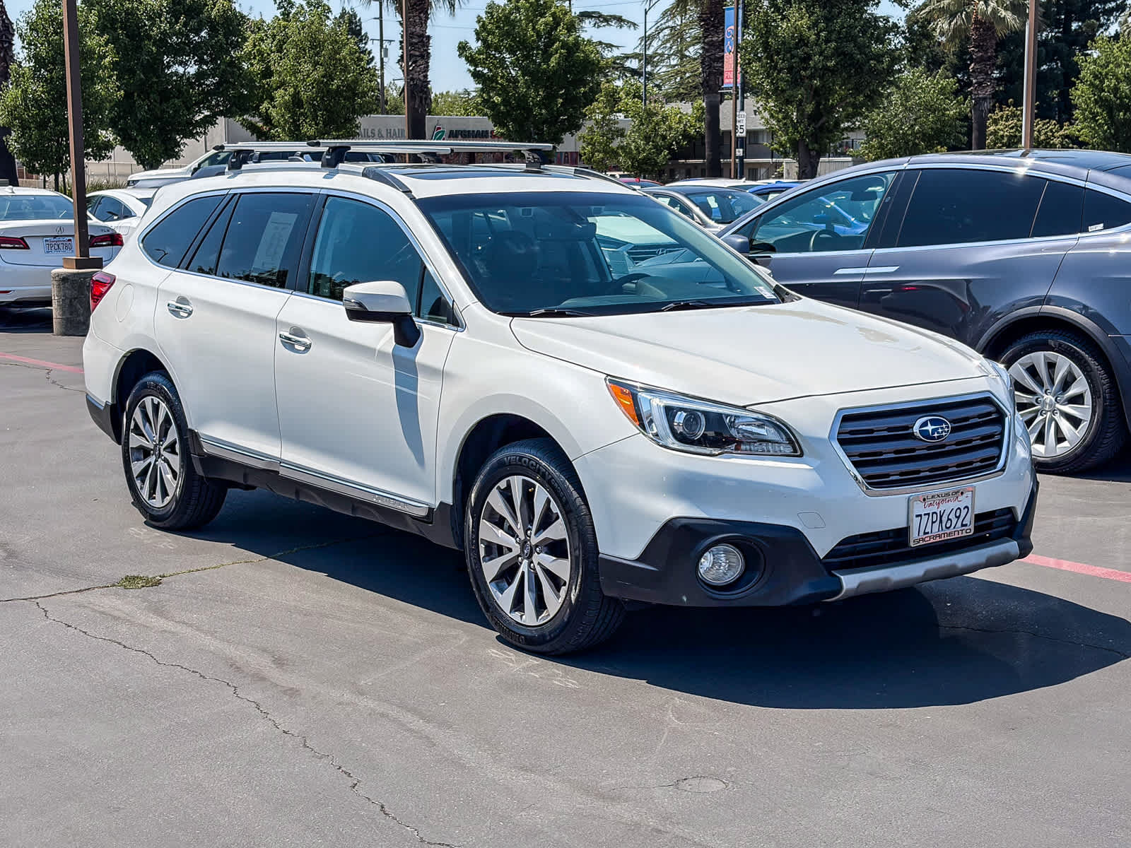 Used 2017 Subaru Outback 3.6R Touring AWD/4WD image 5