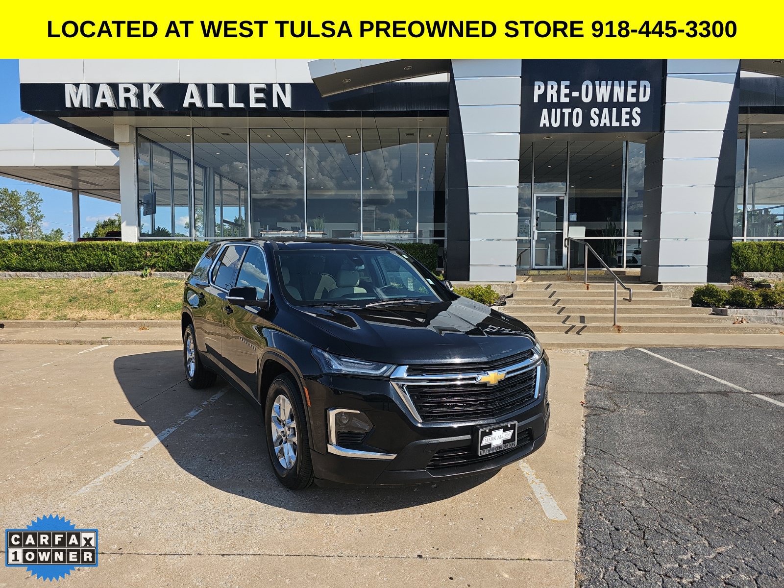 Used 2023 Chevrolet Traverse LS w/ Safety Package FWD image 1
