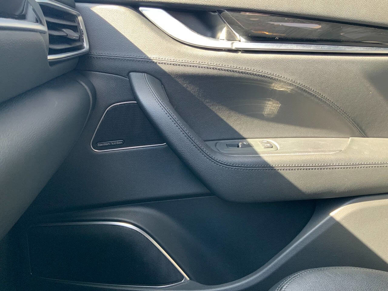 Used 2019 Maserati Levante AWD/4WD image 16