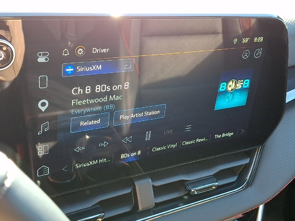 Used 2025 Chevrolet Equinox RS AWD/4WD image 18