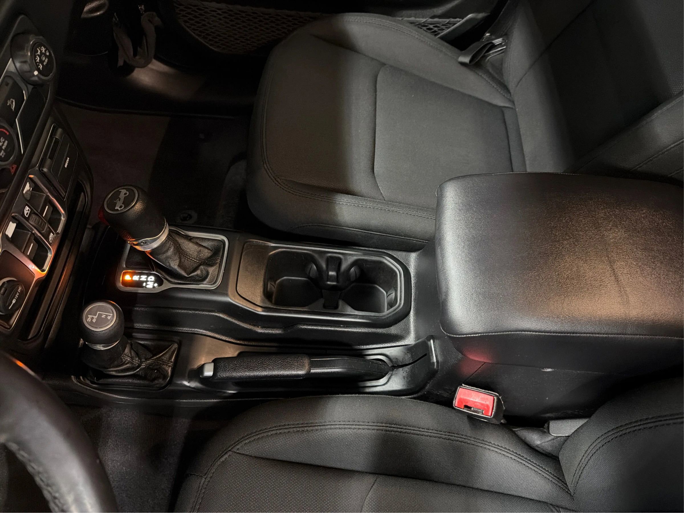 Used 2019 Jeep Wrangler Unlimited Sport S image 32