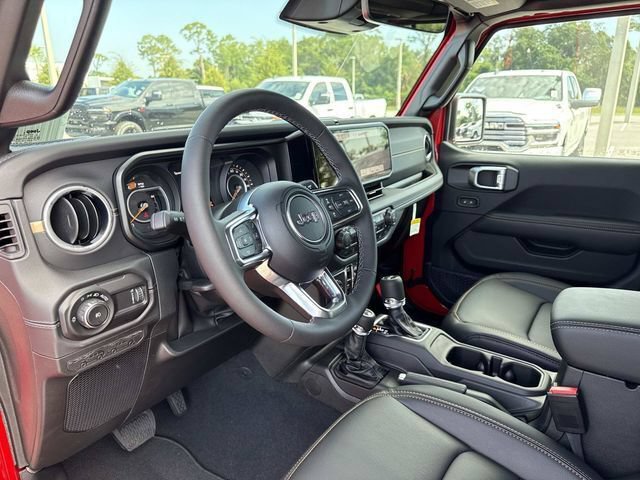 New 2026 Jeep Wrangler Unlimited Sahara w/ Whitecap Package AWD/4WD image 21