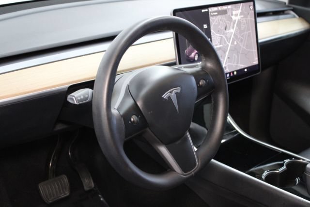 Used 2021 Tesla Model Y Long Range AWD/4WD image 13
