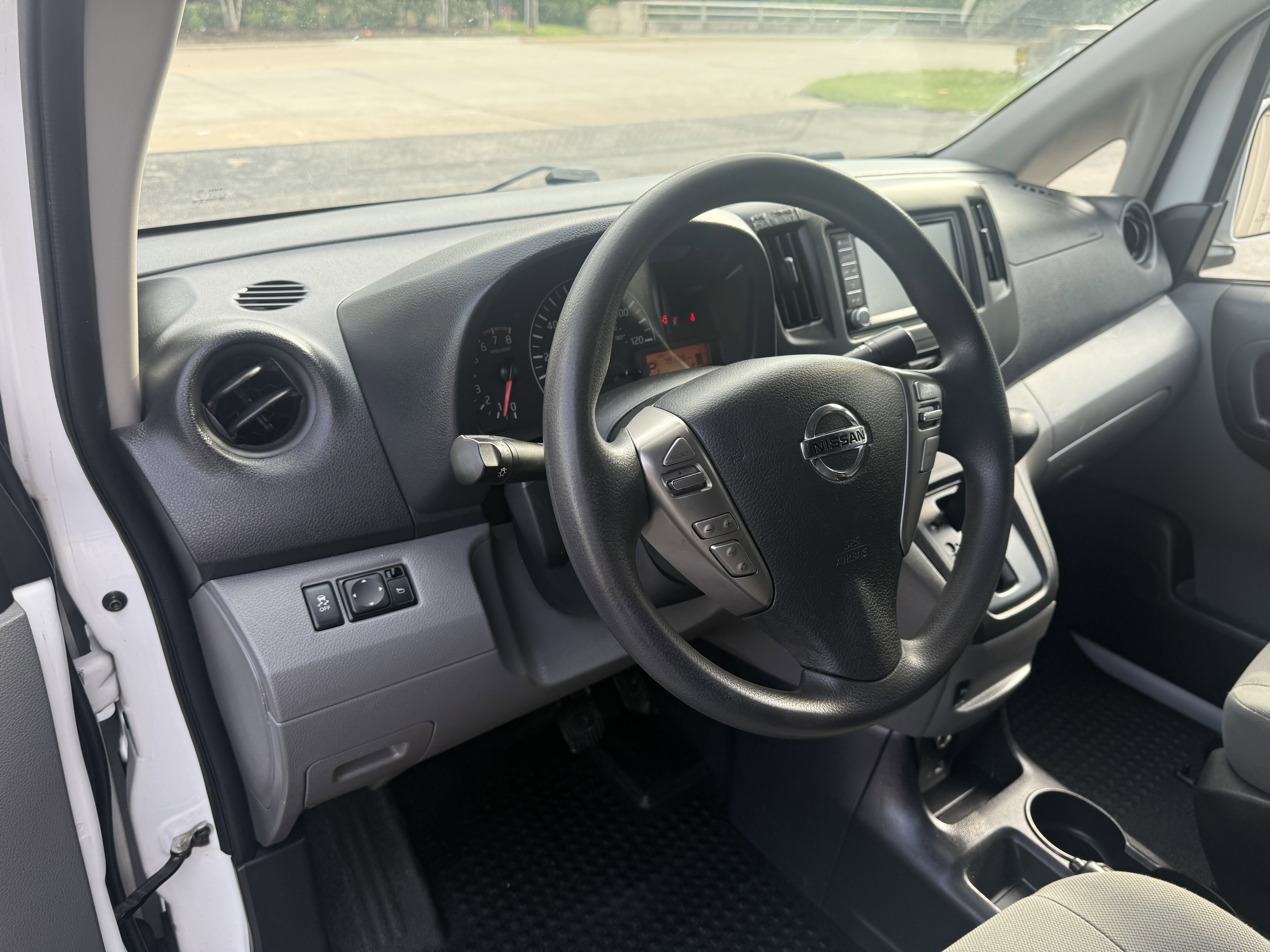 Used 2020 Nissan NV200 SV w/ Back Door Glass Package image 11