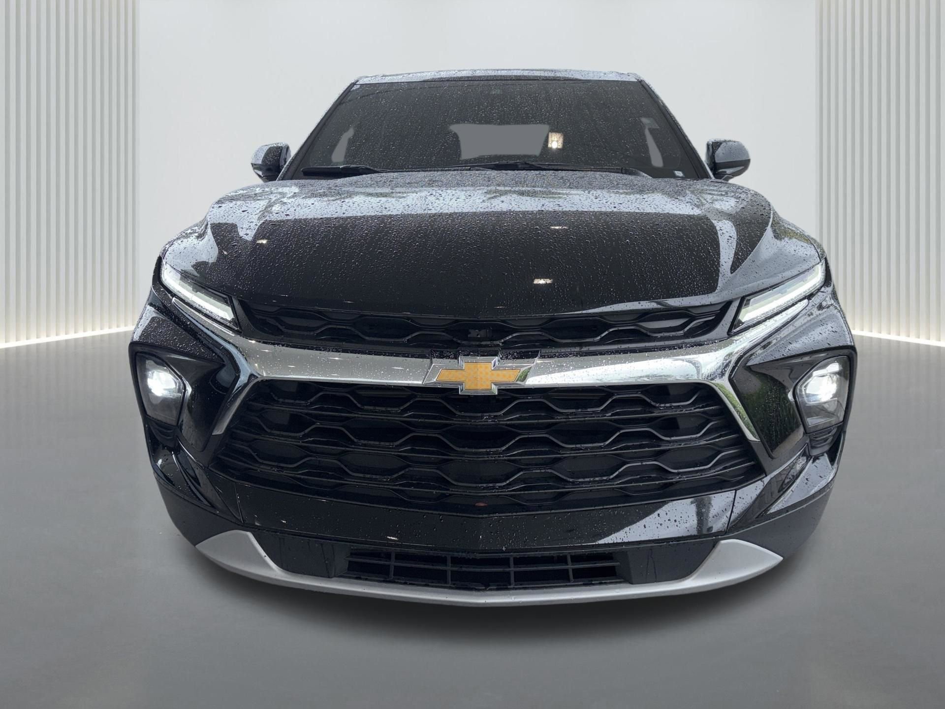 Used 2024 Chevrolet Blazer LT FWD image 1