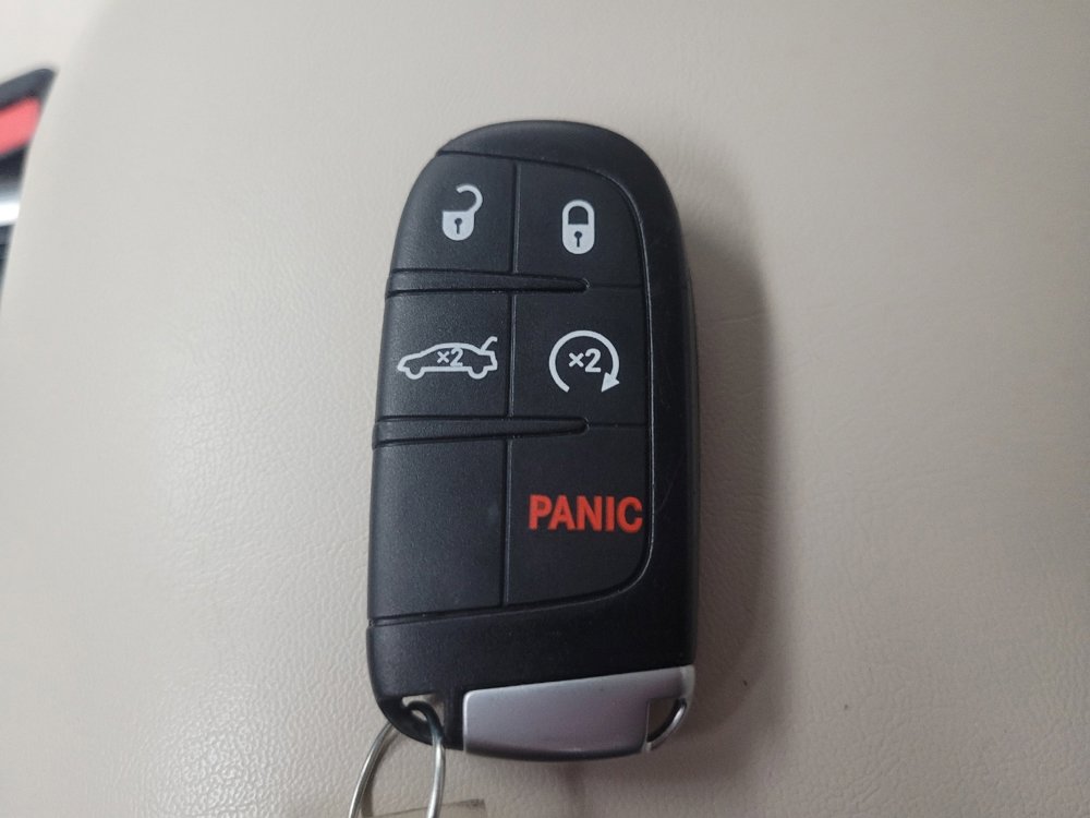 Used 2022 Chrysler 300 Touring image 32