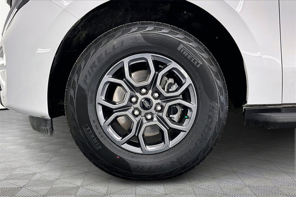 Used 2025 Ford Expedition Max Active image 9