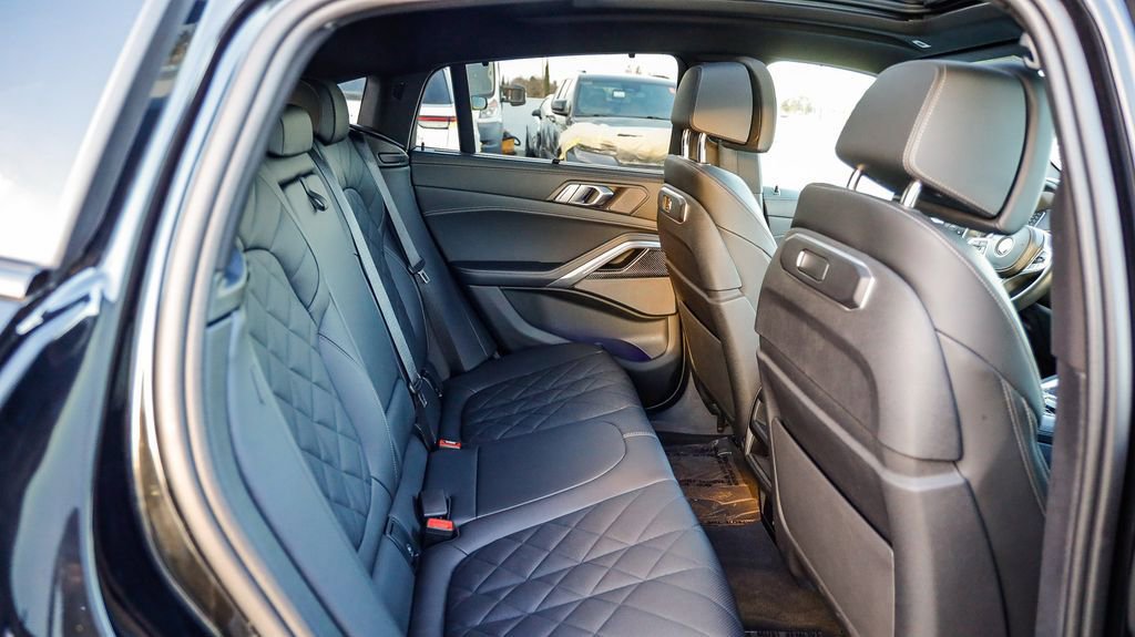 Used 2024 BMW X6 M60i w/ Parking Assistance Package image 20