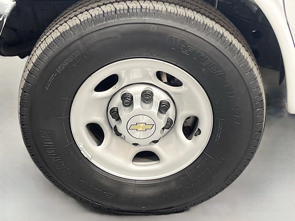 Used 2024 Chevrolet Express 2500 w/ Driver Convenience Package image 27