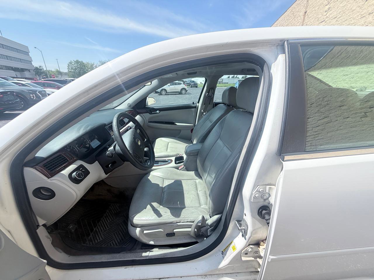 Used 2008 Chevrolet Impala LT FWD image 10