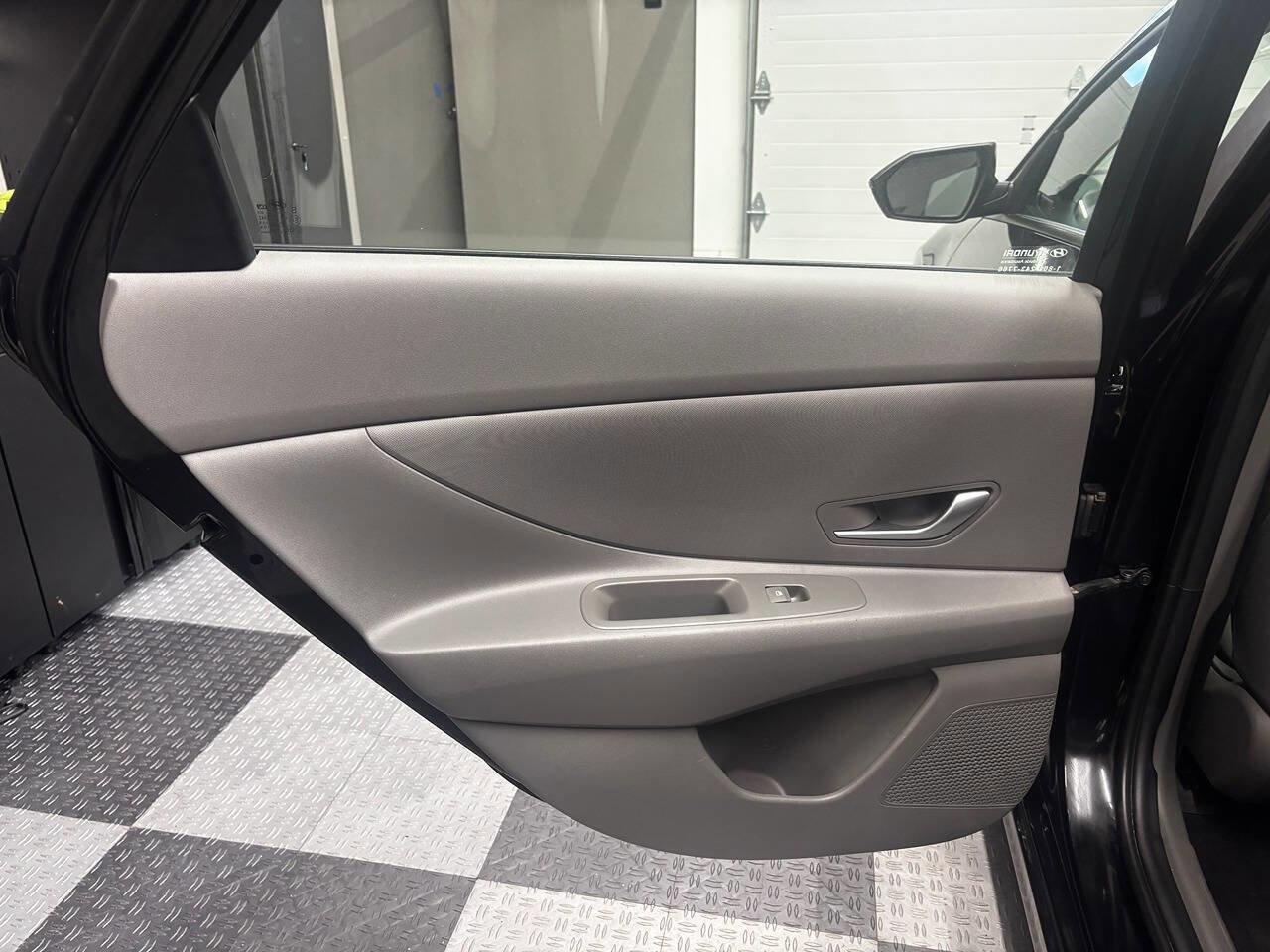Used 2023 Hyundai Elantra SE FWD image 27