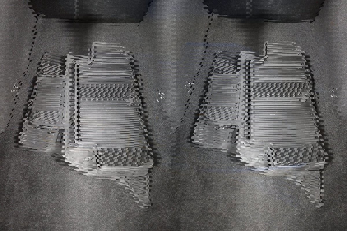 Used 2023 Kia Stinger GT2 image 45