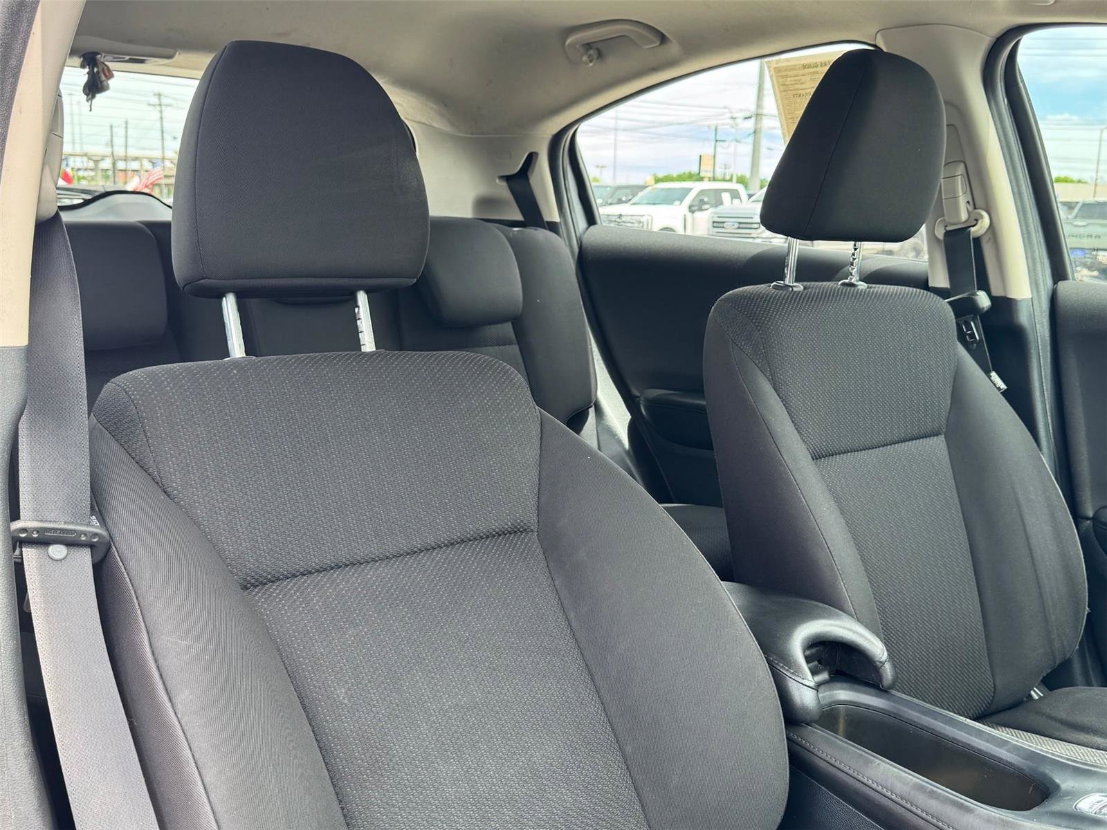 Used 2017 Honda HR-V LX image 30