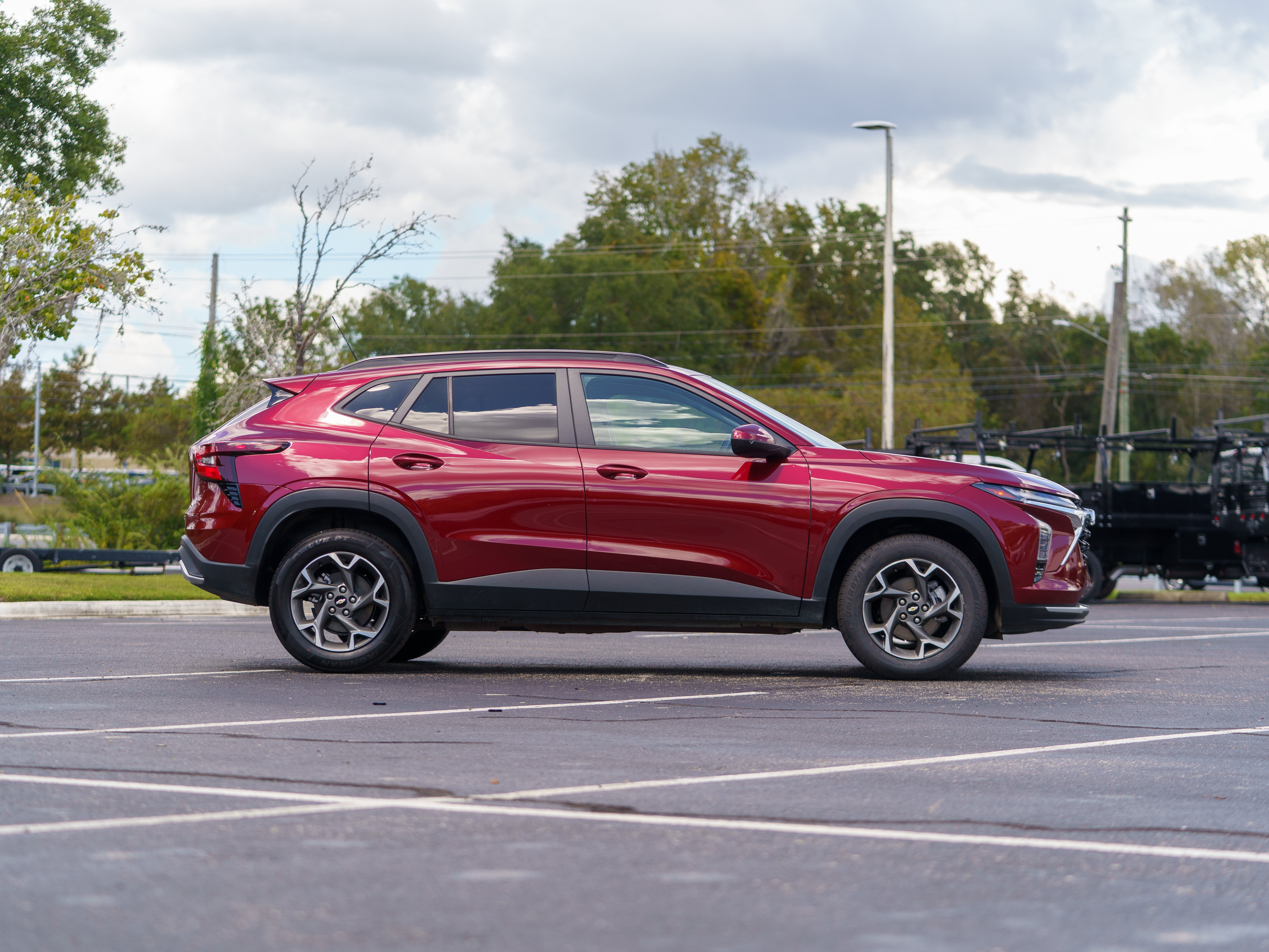 Used 2025 Chevrolet Trax LT FWD image 5