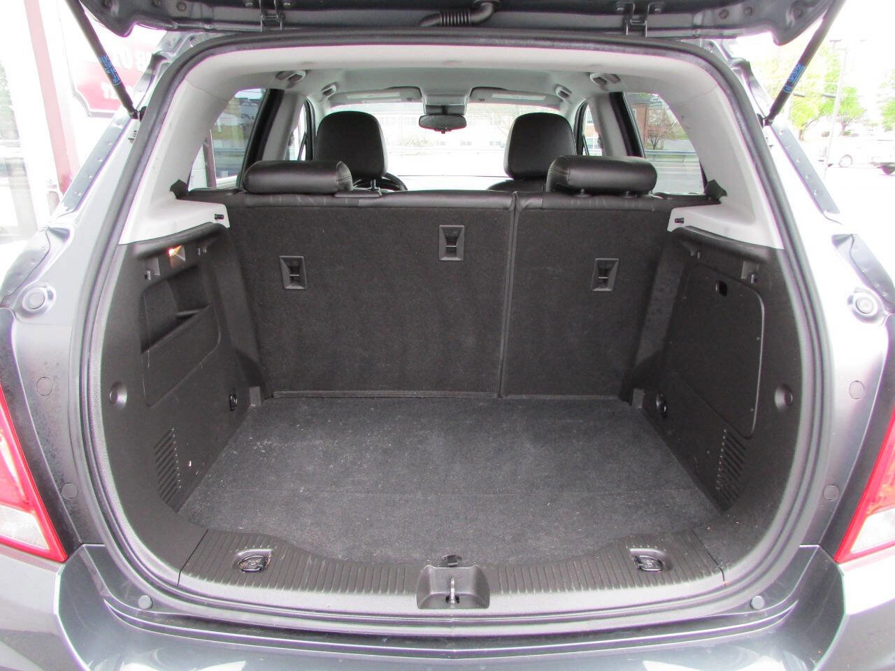 Used 2018 Chevrolet Trax LT w/ LT Convenience Package AWD/4WD image 4
