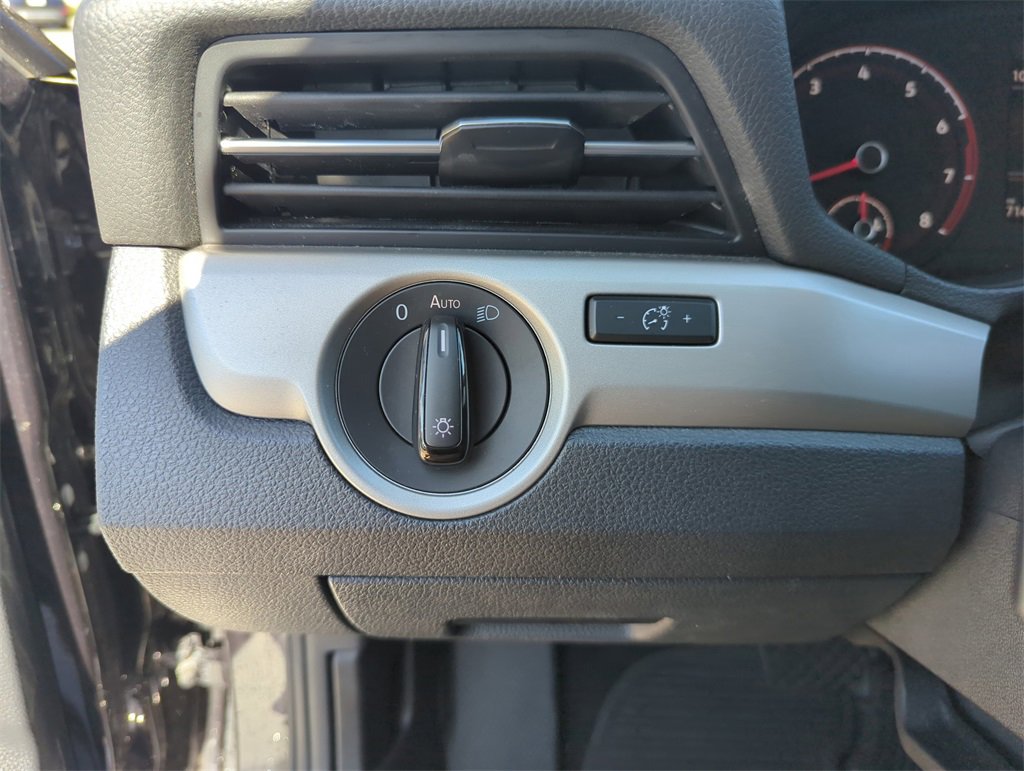 Used 2020 Volkswagen Passat 2.0T S image 37