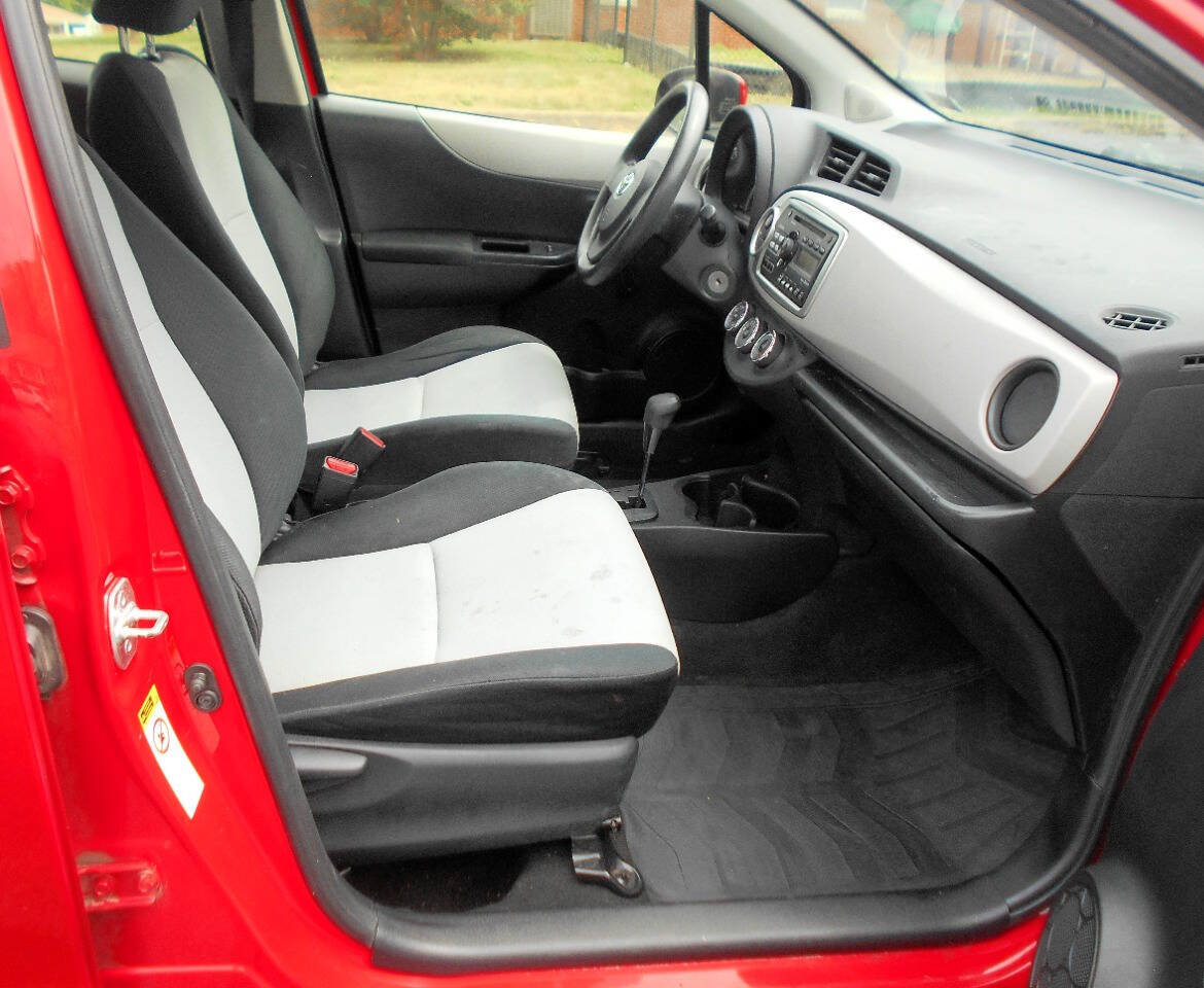 Used 2014 Toyota Yaris L FWD image 20