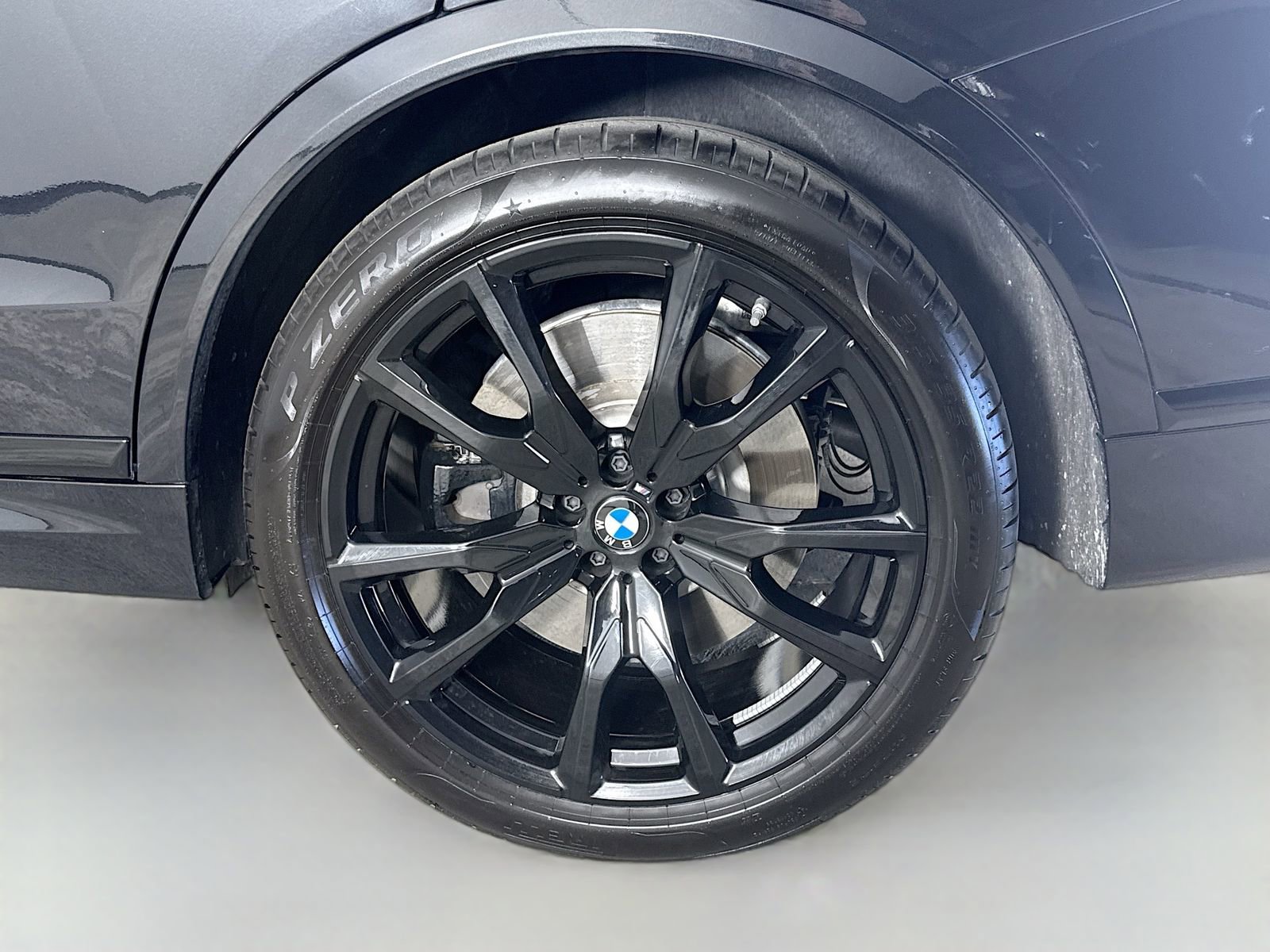 Used 2025 BMW X7 M60i image 34