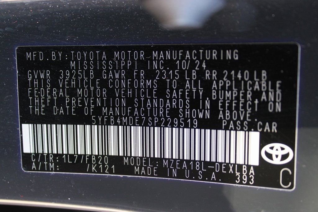 Used 2025 Toyota Corolla LE image 12