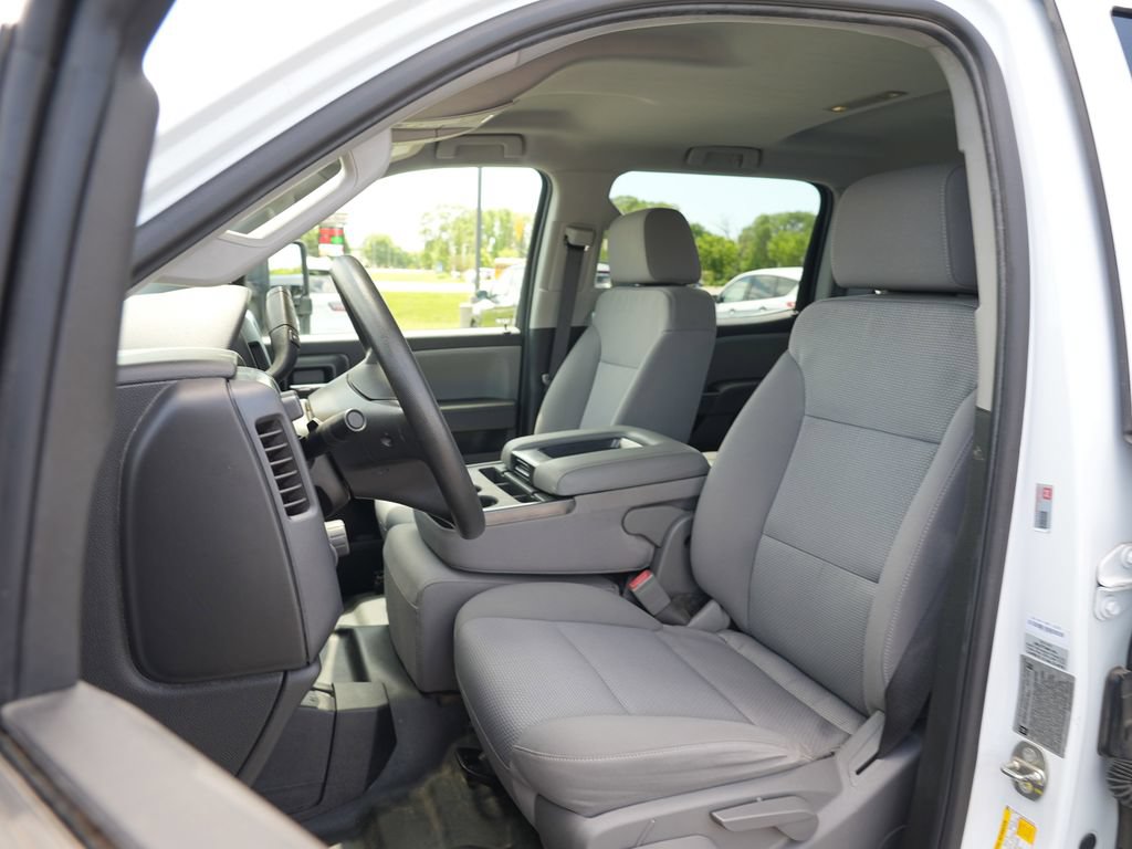 Used 2018 Chevrolet Silverado 3500 4x4 Crew Cab image 12