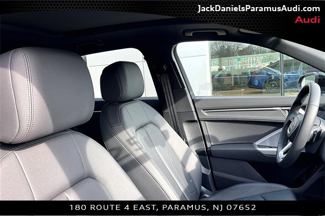 Used 2025 Audi Q3 2.0T Premium w/ Convenience Package image 7