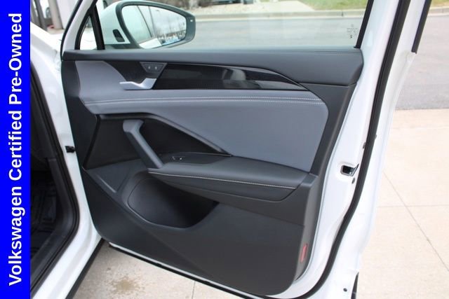 Used 2025 Volkswagen Tiguan SE image 22
