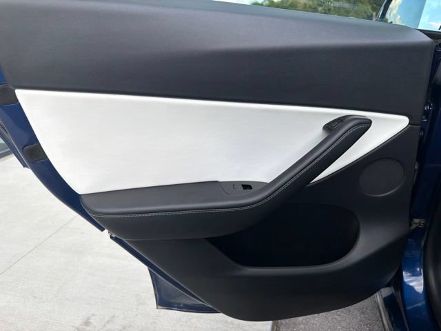 Used 2021 Tesla Model Y Long Range AWD/4WD image 19
