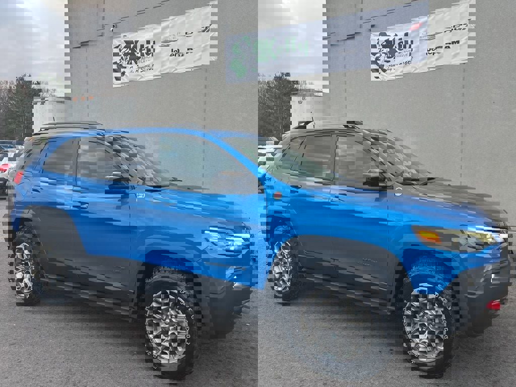 Used 2022 Jeep Cherokee Trailhawk w/ Sound & Nav Group image 3