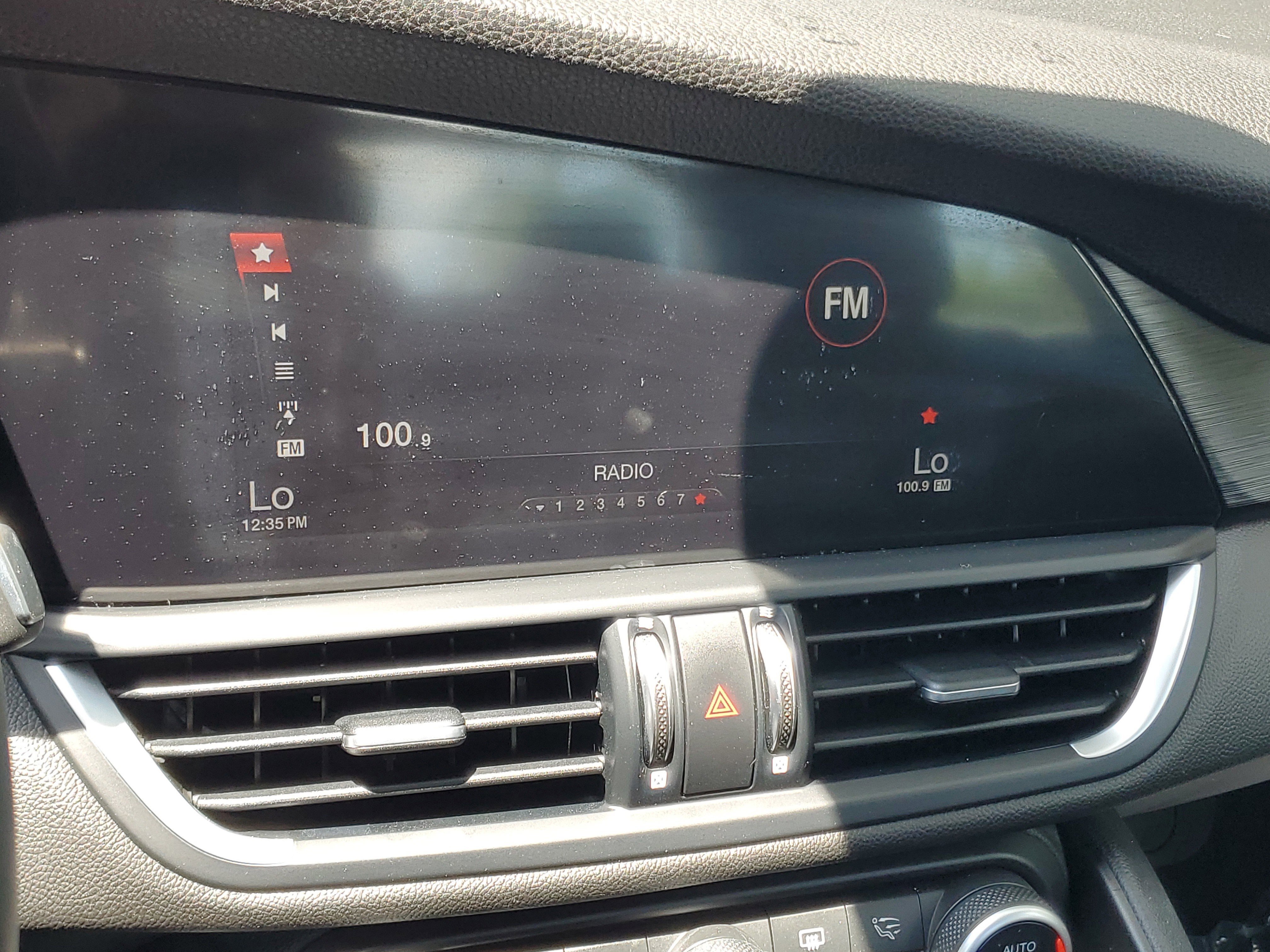 Used 2018 Alfa Romeo Giulia image 24