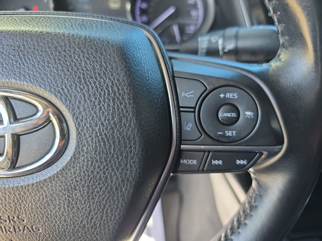 Used 2019 Toyota Camry XLE w/ Navigation Package image 15