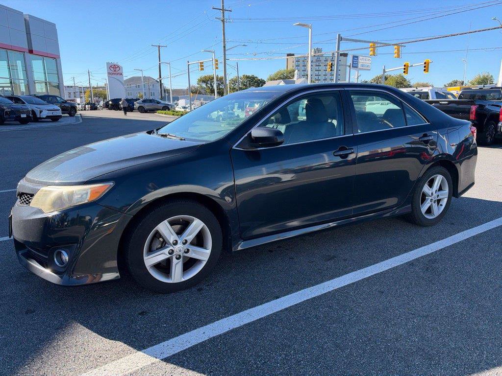 Used 2013 Toyota Camry SE FWD image 3