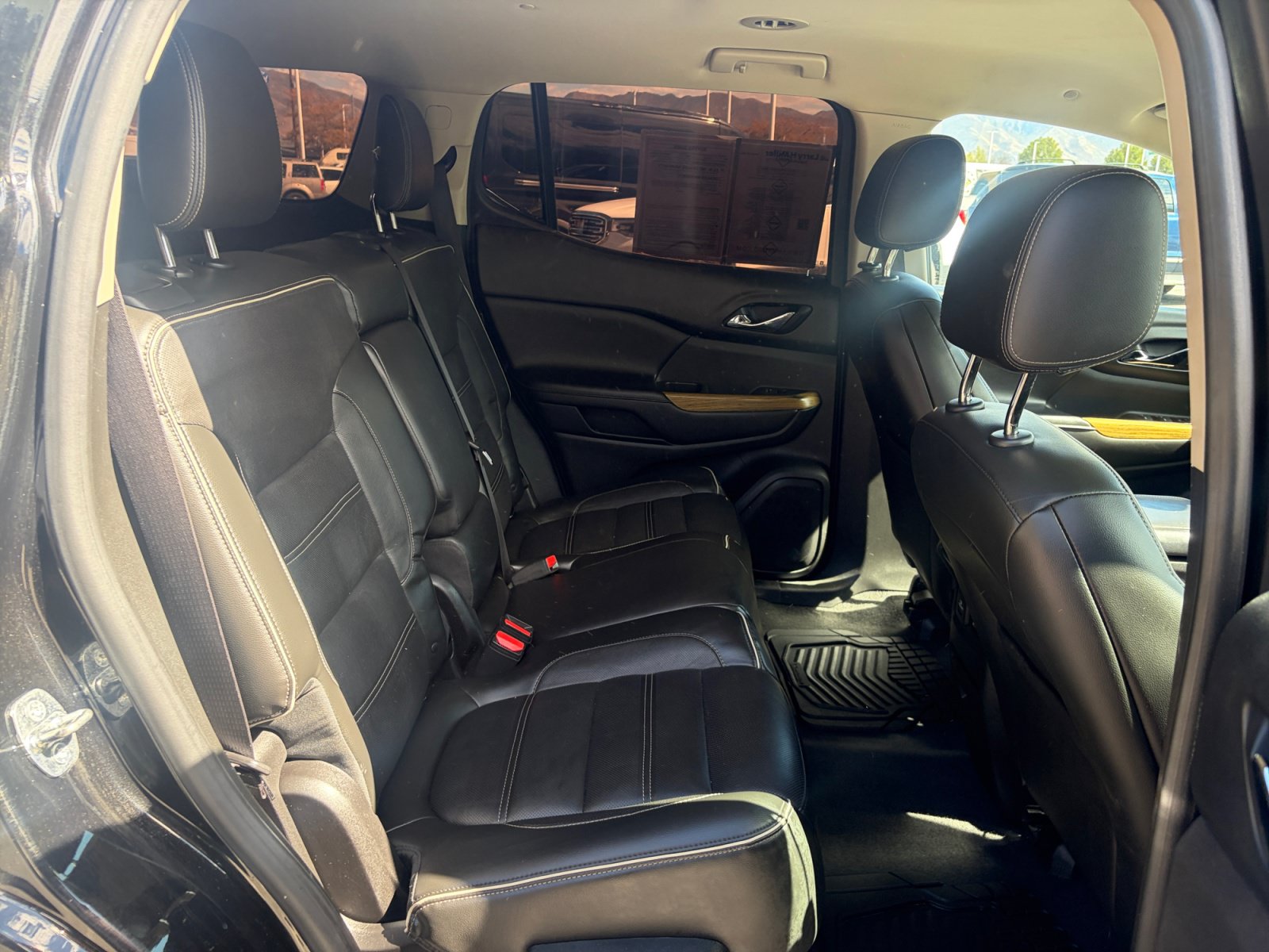 Used 2017 GMC Acadia Denali w/ Technology Package FWD image 30