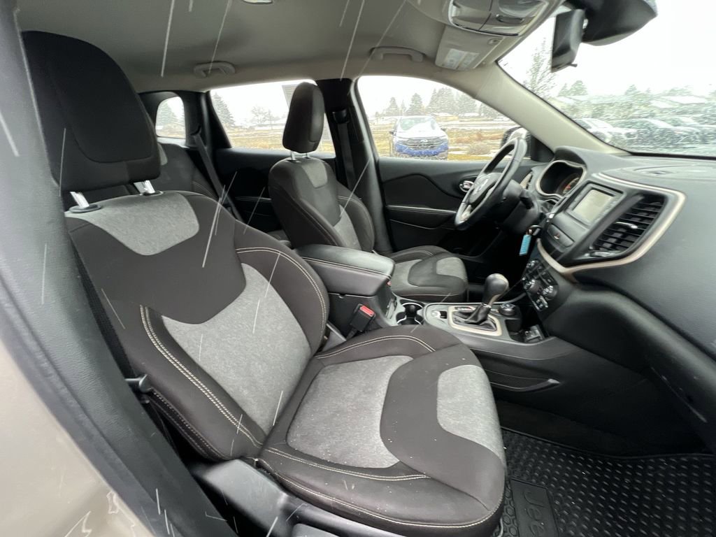 Used 2015 Jeep Cherokee Sport w/ Cold Weather Group image 27