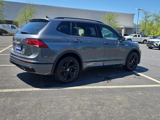 Used 2023 Volkswagen Tiguan SE R-Line image 4