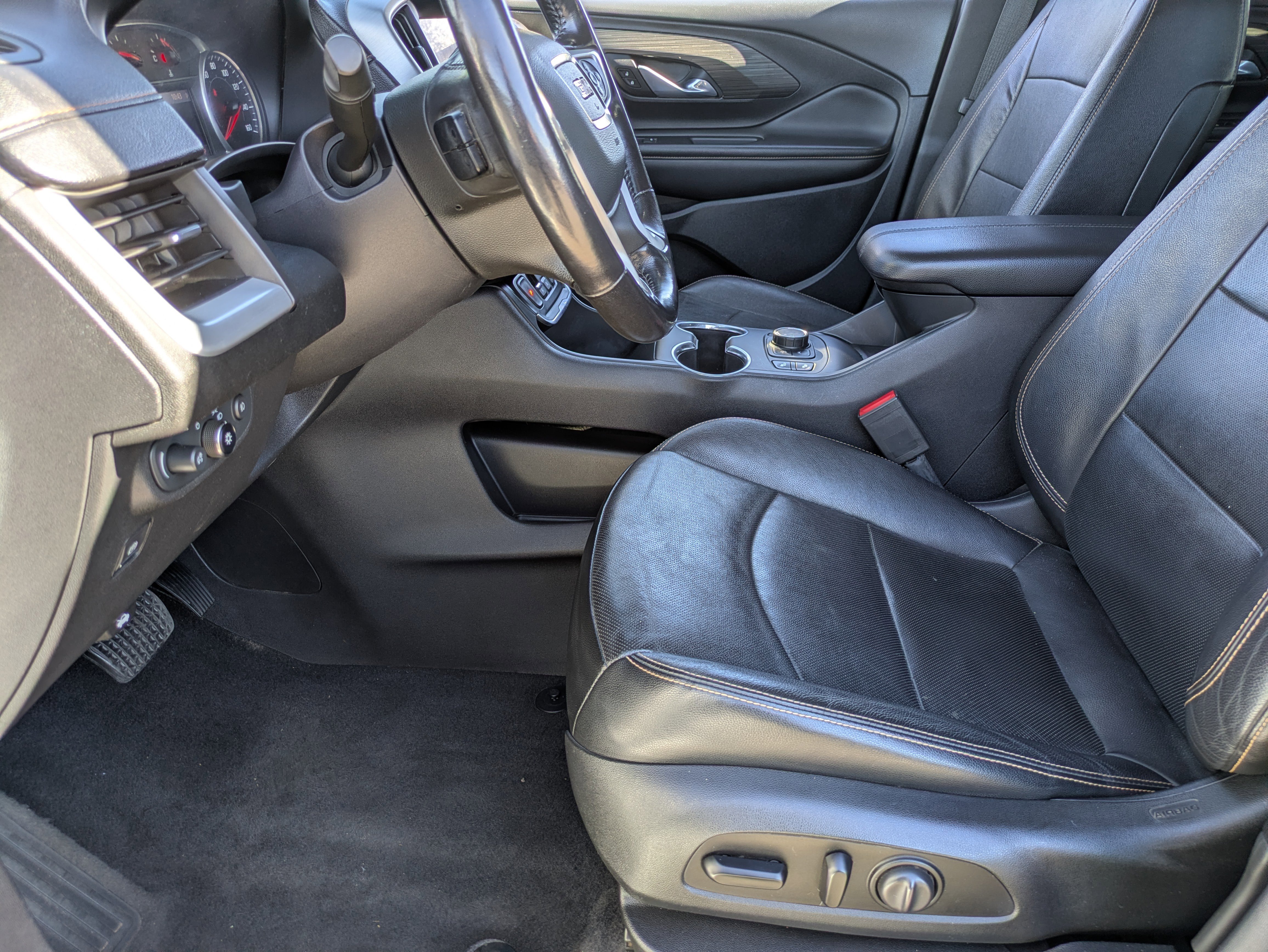 Used 2021 GMC Terrain SLT image 17