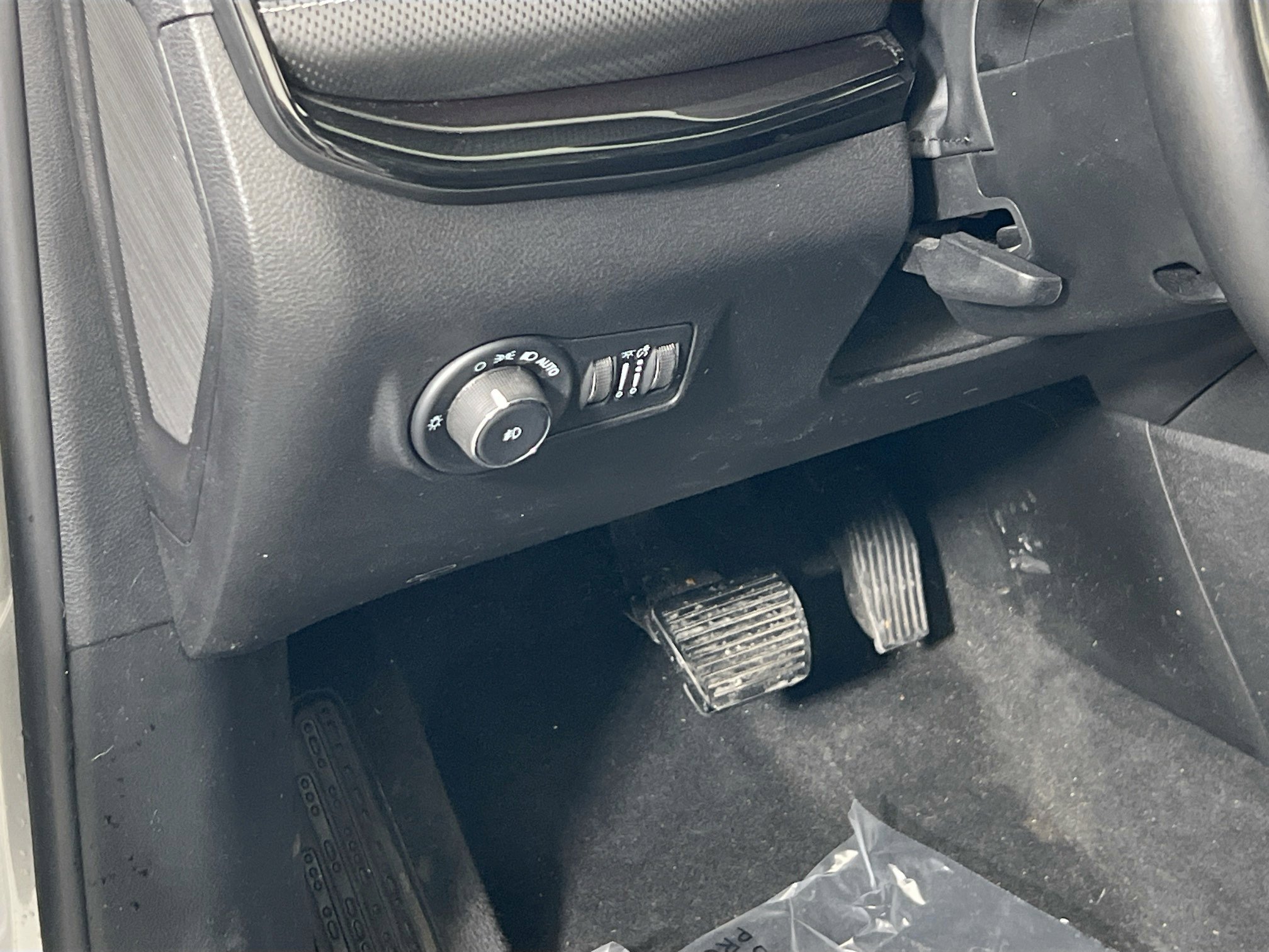 Used 2022 Jeep Compass Altitude w/ Sun and Sound Group image 10