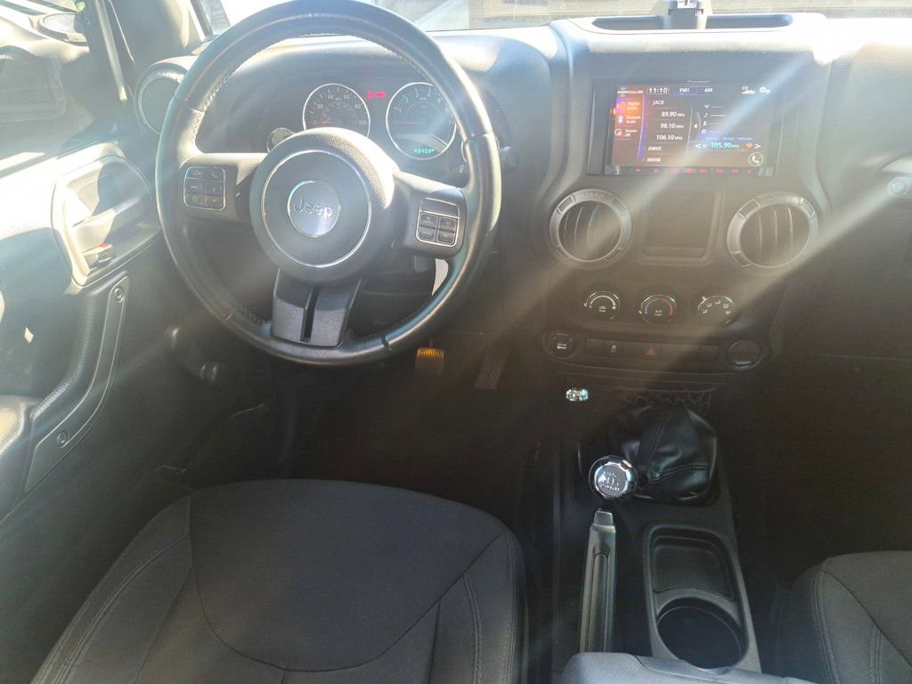 Used 2017 Jeep Wrangler Unlimited Sport w/ Connectivity Group image 18