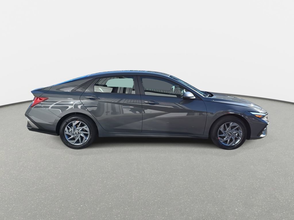 New 2026 Hyundai Elantra Blue image 4
