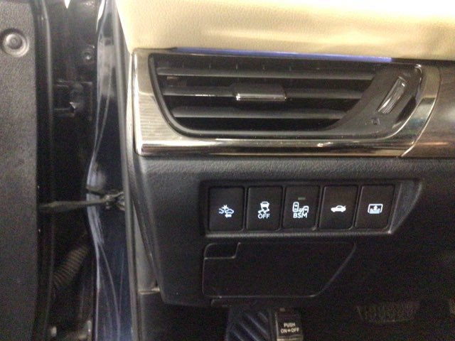 Used 2017 Toyota Avalon Limited FWD image 18