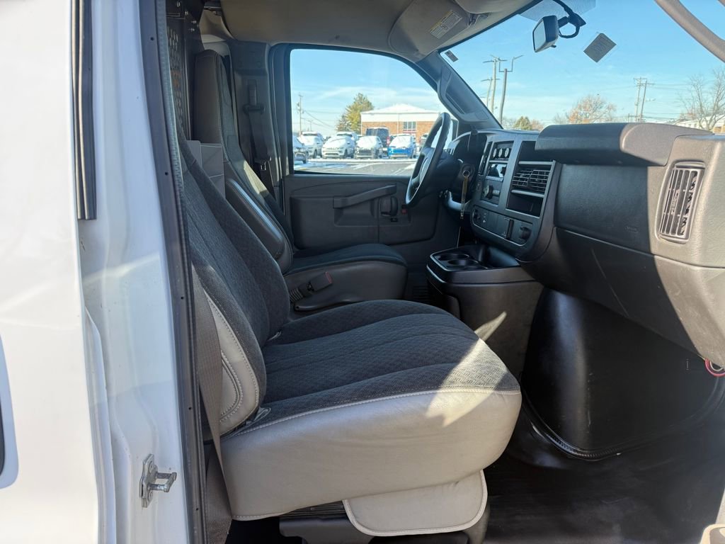 Used 2021 GMC Savana 2500 w/ Driver Convenience Package image 16