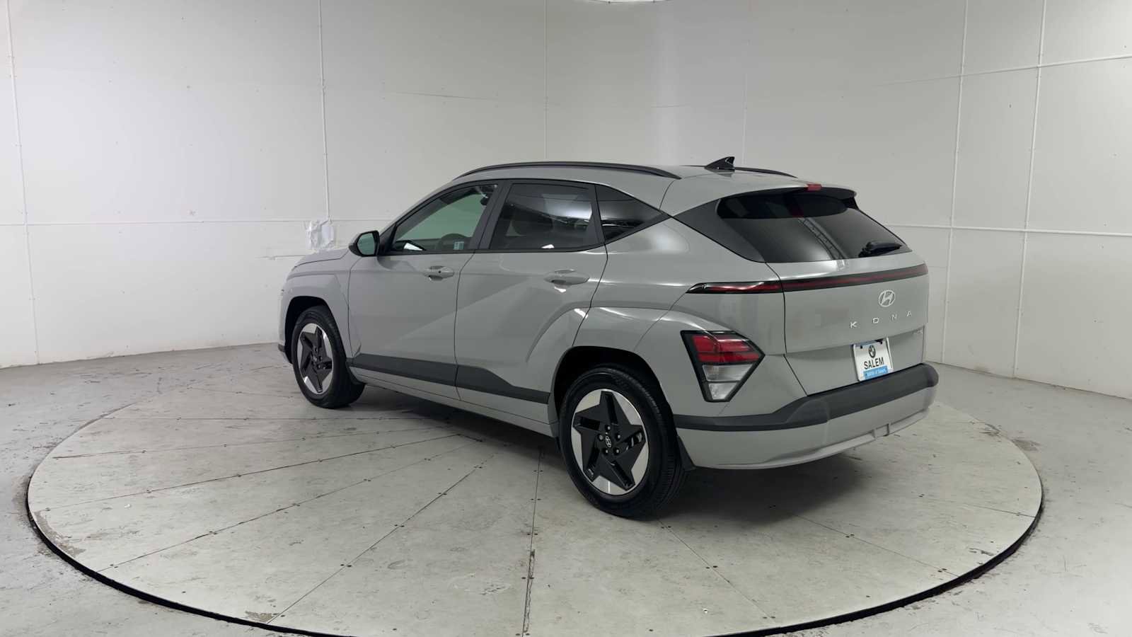 Used 2024 Hyundai Kona SEL FWD image 4