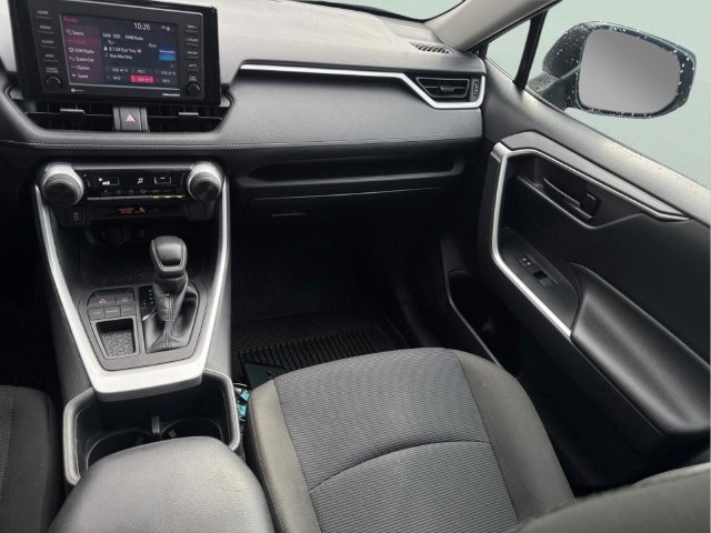 Used 2022 Toyota RAV4 LE FWD image 10