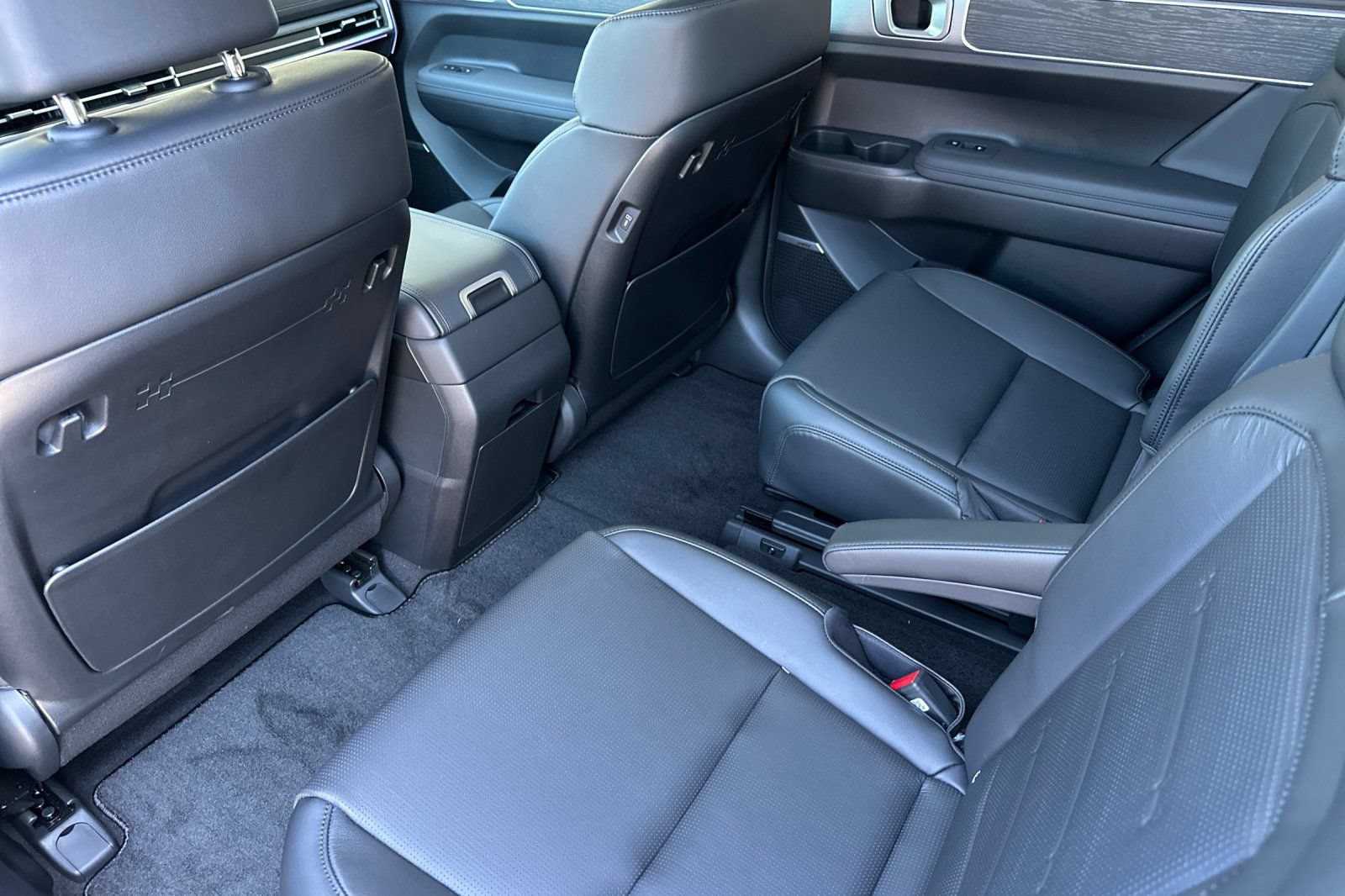 Used 2026 Hyundai Santa Fe Limited AWD/4WD image 12