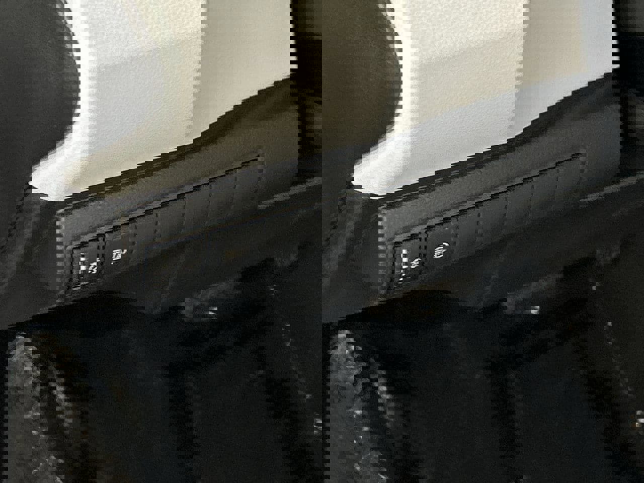 Used 2025 Toyota Corolla XSE image 12