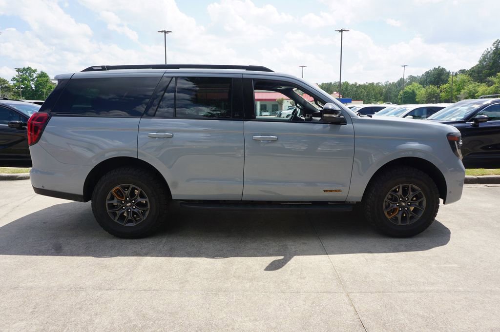 Used 2025 Ford Expedition Tremor AWD/4WD image 24