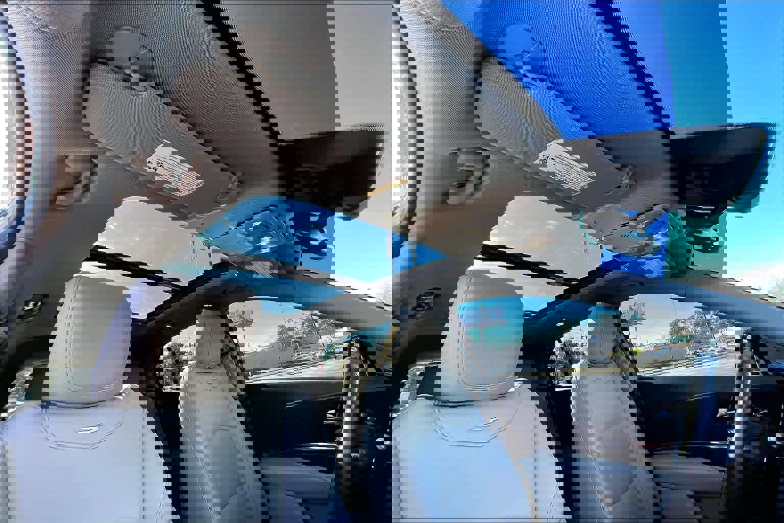 Used 2023 Cadillac XT4 Luxury w/ Cold Weather Package image 14